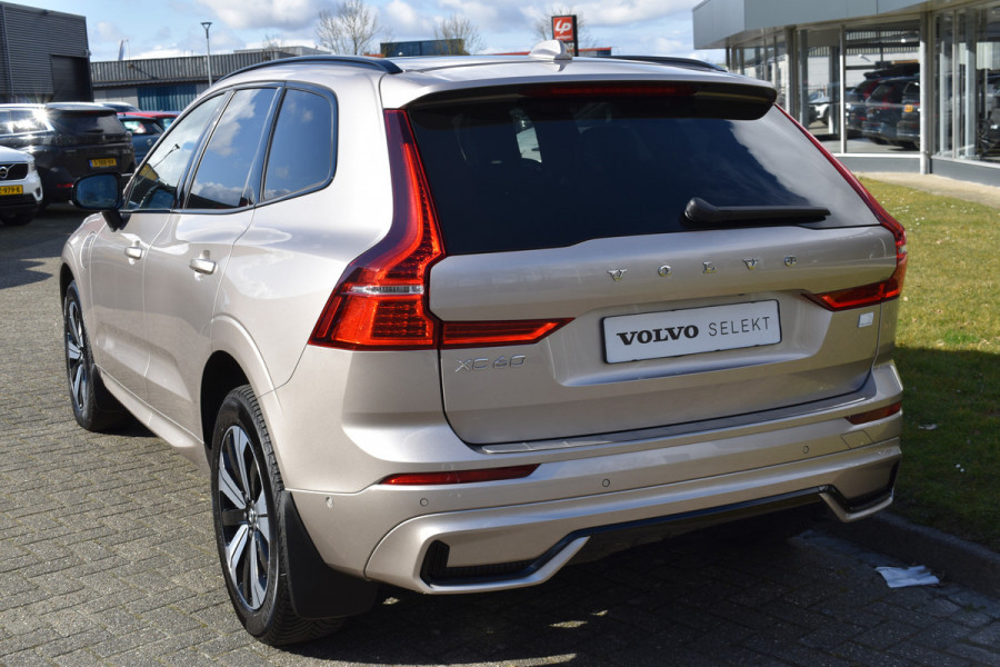 Volvo XC60 T6 350PK Plug-in hybrid AWD Plus Dark | Trekhaak | Panodak | 360 camera | H&K | Stoelverwarming | 19"LMV