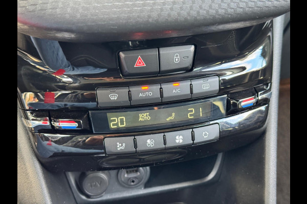 Peugeot 208 1.2 PureTech Blue Lease Executive 2018 NAVI NAP