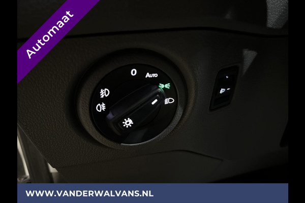 Volkswagen Crafter 35 2.0 TDI 141pk Automaat L3H2 L2H1 Euro6 Airco | Camera | Navigatie | 3000kg trekhaak | Apple Carplay Android Auto, Cruiseconrol, Parkeersensoren, Chauffeursstoel