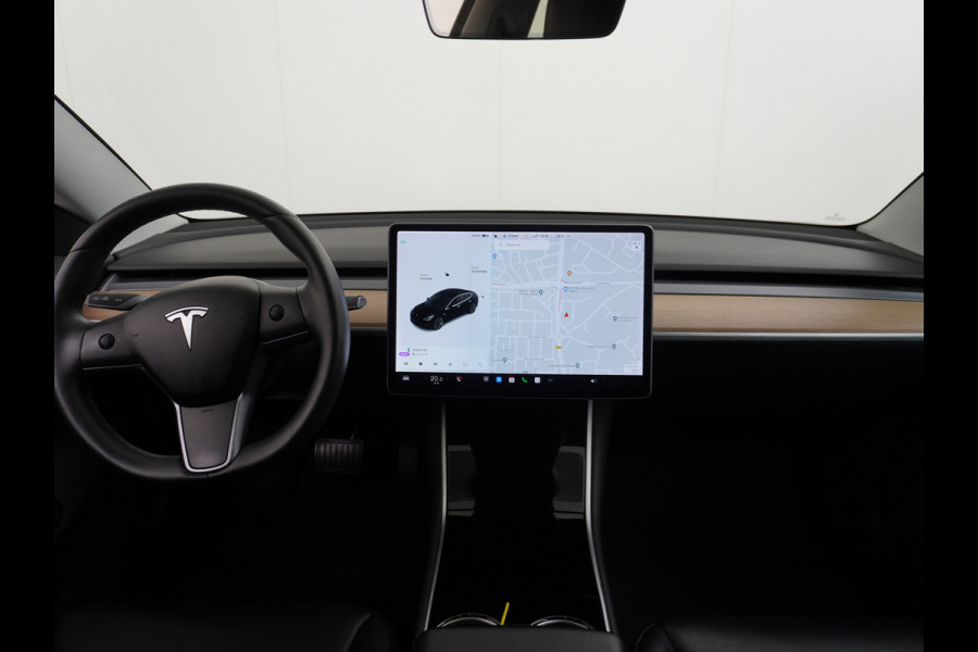 Tesla Model 3 SR+60kWh 325PK 18" AutoPilot Leer PanoDak Adaptive cruise Camera's Elektr.-Stuur+Stoelen+Spiegels+Geheugen+Easy-Entry+Verwarmde  Navi LED-a+v Comfortstoelen ACC DAB Voorverwarmen interieur via App Keyless via Telefoonsleutel One-Pedal-Drive Origineel Nederlandse auto tot 11kw laden thuis ! Garantie Accu tot  08-11-2027 max 160.000km 1584kg licht!