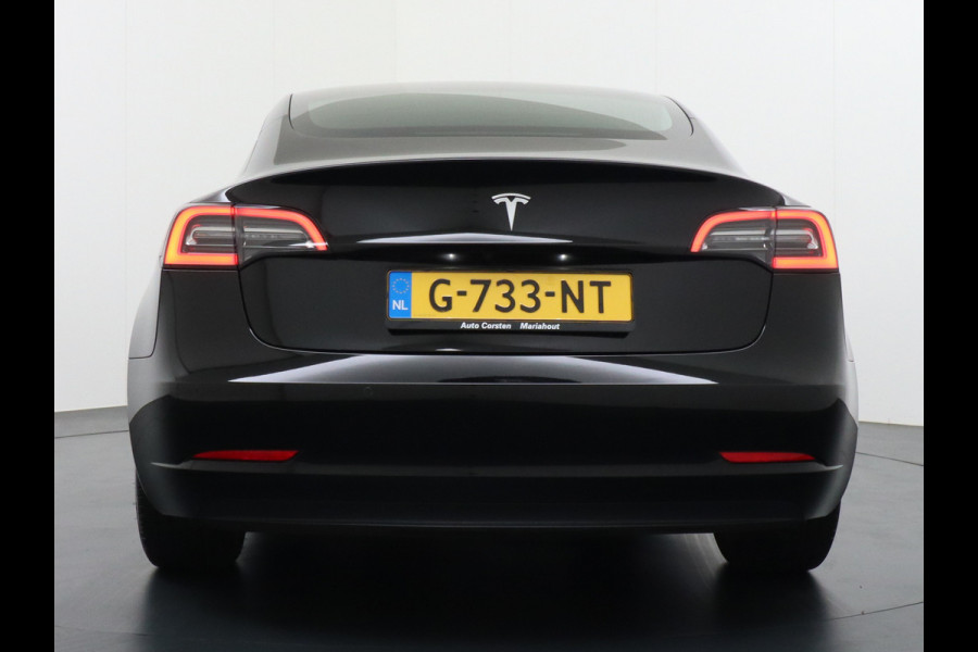 Tesla Model 3 SR+60kWh 325PK 18" AutoPilot Leer PanoDak Adaptive cruise Camera's Elektr.-Stuur+Stoelen+Spiegels+Geheugen+Easy-Entry+Verwarmde  Navi LED-a+v Comfortstoelen ACC DAB Voorverwarmen interieur via App Keyless via Telefoonsleutel One-Pedal-Drive Origineel Nederlandse auto tot 11kw laden thuis ! Garantie Accu tot  08-11-2027 max 160.000km 1584kg licht!