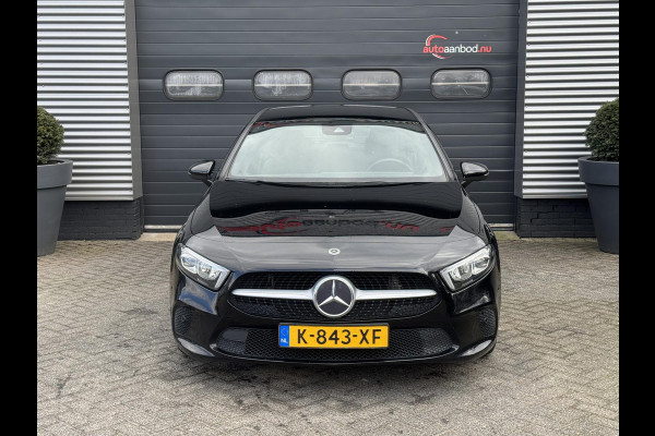 Mercedes-Benz A-Klasse 200 Business Solution AMG | Navigatie | Camera | Stoelverwarming | Climate Control | Lichtmetalen Velgen |