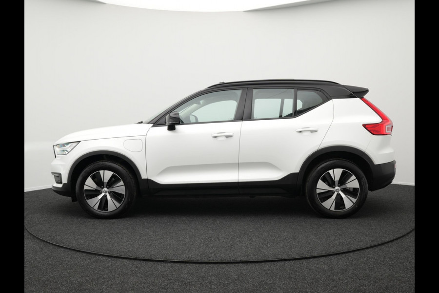 Volvo XC40 T5 Recharge R-Design Plug In Hybrid 261pk PHEV | Panodak | Trekhaak af Fabriek | Apple Carplay | Virtual | Navigatie | L.M. 18" | DAB | Cruise Control | Climate Control |