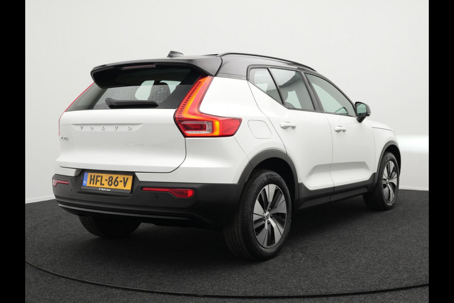 Volvo XC40 T5 Recharge R-Design Plug In Hybrid 261pk PHEV | Panodak | Trekhaak af Fabriek | Apple Carplay | Virtual | Navigatie | L.M. 18" | DAB | Cruise Control | Climate Control |