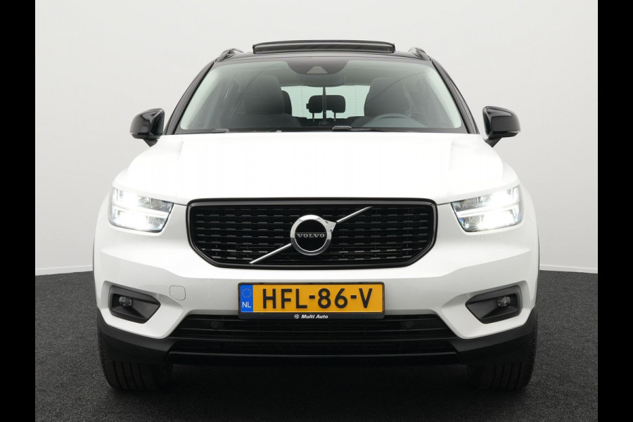 Volvo XC40 T5 Recharge R-Design Plug In Hybrid 261pk PHEV | Panodak | Trekhaak af Fabriek | Apple Carplay | Virtual | Navigatie | L.M. 18" | DAB | Cruise Control | Climate Control |