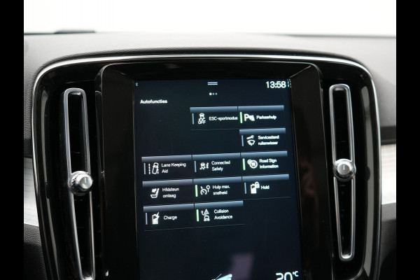 Volvo XC40 T5 Recharge R-Design Plug In Hybrid 261pk PHEV | Panodak | Trekhaak af Fabriek | Apple Carplay | Virtual | Navigatie | L.M. 18" | DAB | Cruise Control | Climate Control |