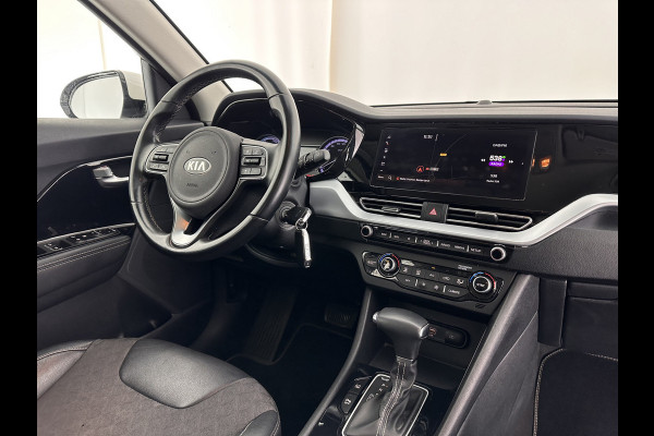 Kia Niro 1.6 GDi Hybrid DynamicLine (INCL-BTW) Aut. *NAVI-FULLMAP | KEYLESS | ADAPTIVE-CRUISE | 1/2-LEATHER | CAMERA | ECC | PDC | LANE-ASSIST | COMFORT-SEATS  | SHIFT-PADDLES | CARPLAY | TOWBAR | 16"ALU*