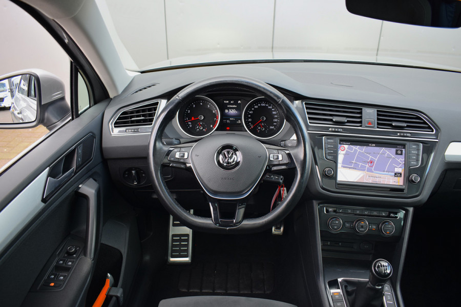 Volkswagen Tiguan 1.4 TSI ACT Comfortline Business | Trekhaak | Pano | CarPlay | Stoelverwarming