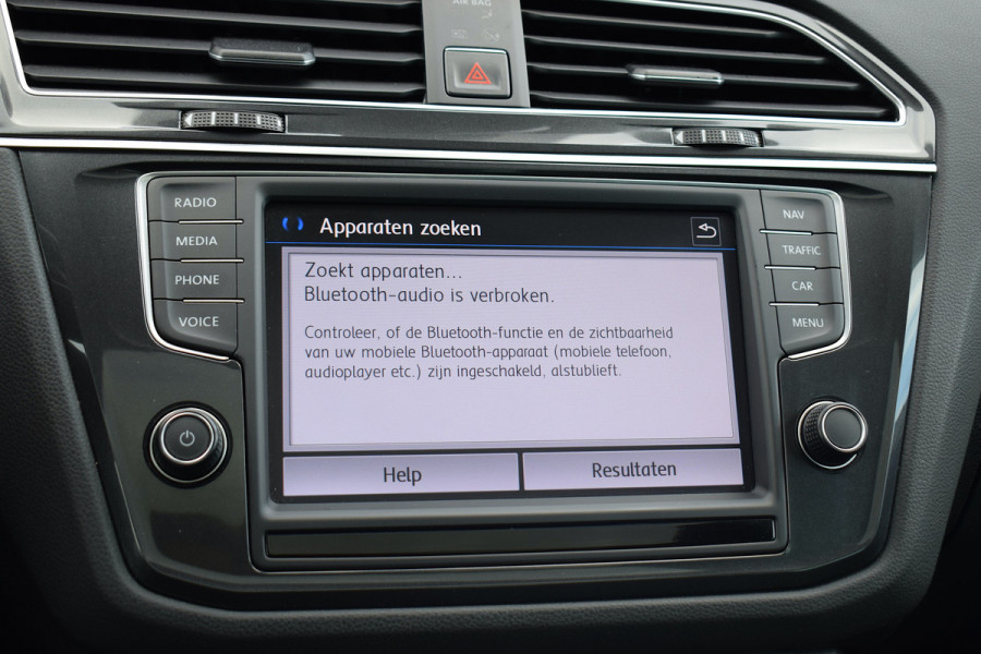 Volkswagen Tiguan 1.4 TSI ACT Comfortline Business | Trekhaak | Pano | CarPlay | Stoelverwarming