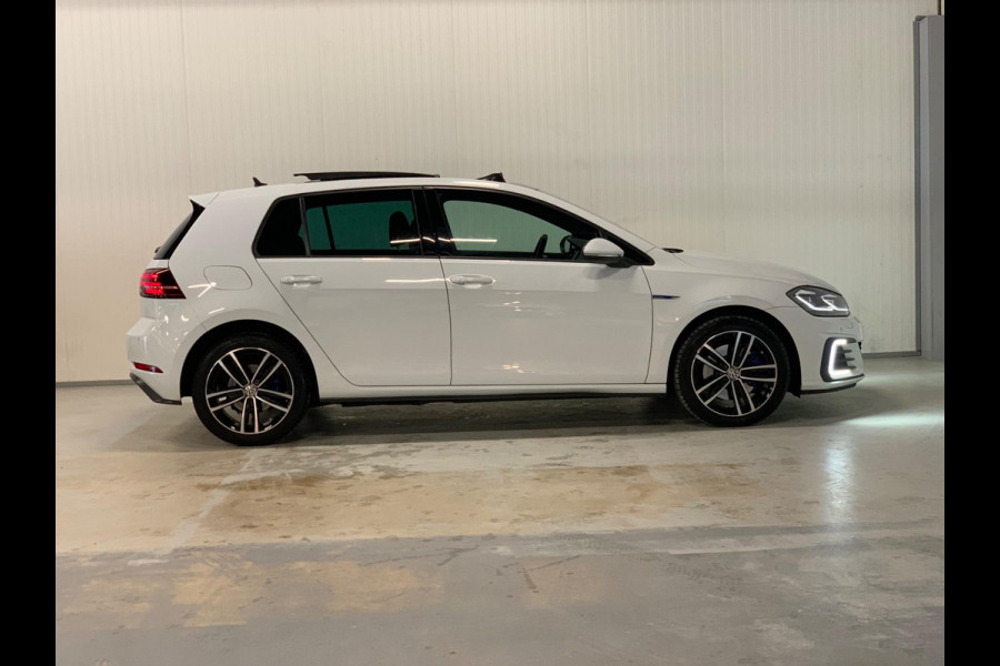 Volkswagen Golf 1.4 TSI PHEV GTE | PANO | VIRTUAL | CAMERA | MISTLAMPEN