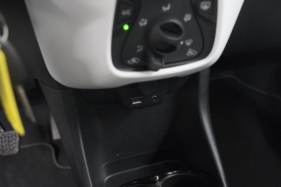 Citroën C1 1.0 VTi Urban Ride | Camera | Apple Carplay | Getint Glas | 5 Deurs