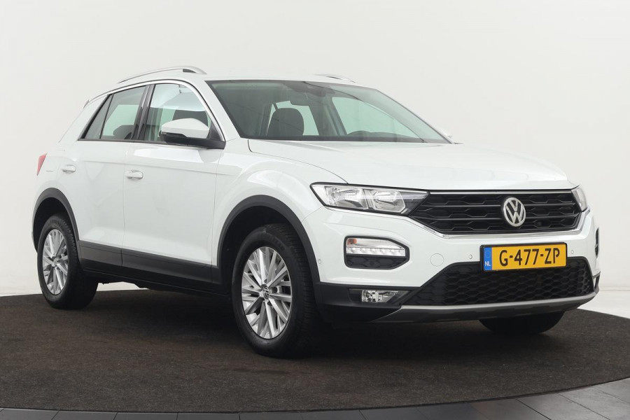 Volkswagen T-Roc 1.5 TSI Style | Stoelverwarming | Trekhaak | Carplay | Full LED | Camera | Adaptive cruise | Park Assist | Navigatie | Climate control