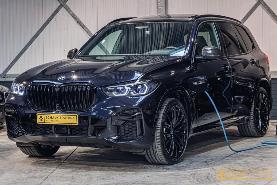 BMW X5 XDrive45e High Executive|22inch|B&W|Pano|Trekhaak|TV