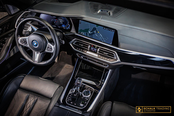 BMW X5 XDrive45e High Executive|22inch|B&W|Pano|Trekhaak|TV