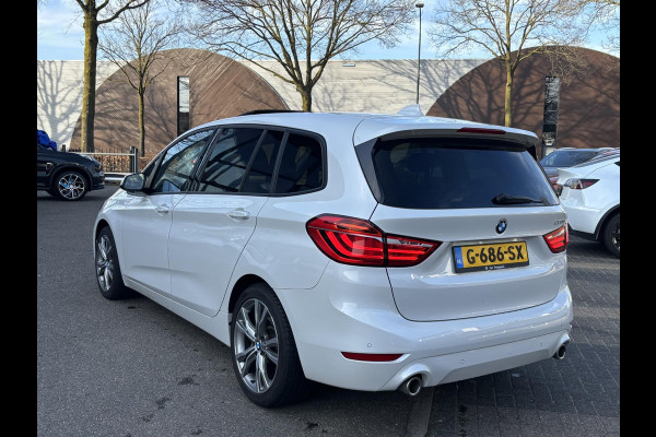 BMW 2 Serie Gran Tourer 220i High Executive Edition PANO| HEAD-UP| ELEK. ACHTERKLEP| RIJKLAARPIJS INCL. 12 MAANDEN BOVAG GARANTIE|