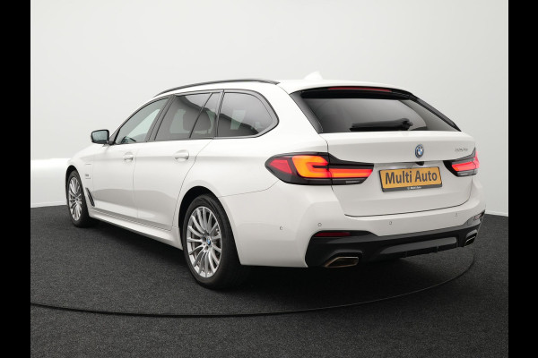 BMW 5 Serie Touring 530e M-Sport Plug In Hybrid PHEV | Adaptive Cruise | Trekhaak af Fabriek | Laser LED | Carplay | Camera | Head Up | Electrische Lederen Sportstoelen | Stuur/Stoel Verwarming |