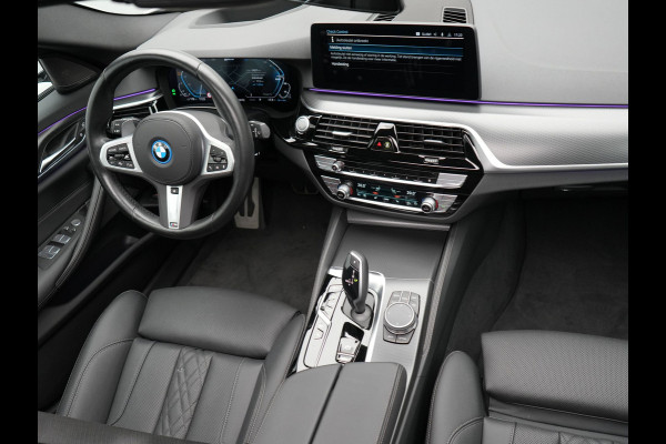 BMW 5 Serie Touring 530e M-Sport Plug In Hybrid PHEV | Adaptive Cruise | Trekhaak af Fabriek | Laser LED | Carplay | Camera | Head Up | Electrische Lederen Sportstoelen | Stuur/Stoel Verwarming |