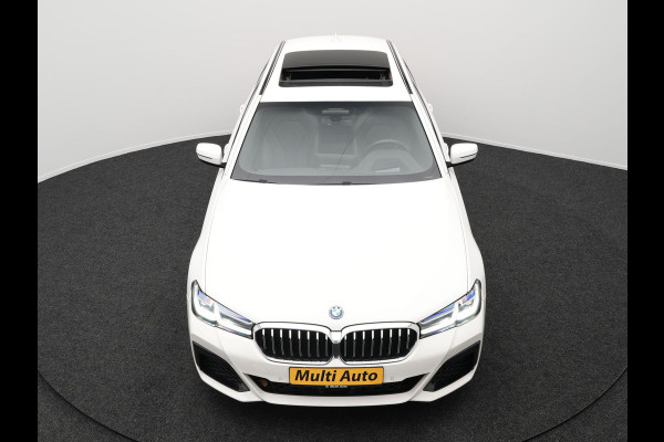 BMW 5 Serie Touring 530e M-Sport Plug In Hybrid PHEV | Adaptive Cruise | Trekhaak af Fabriek | Laser LED | Carplay | Camera | Head Up | Electrische Lederen Sportstoelen | Stuur/Stoel Verwarming |