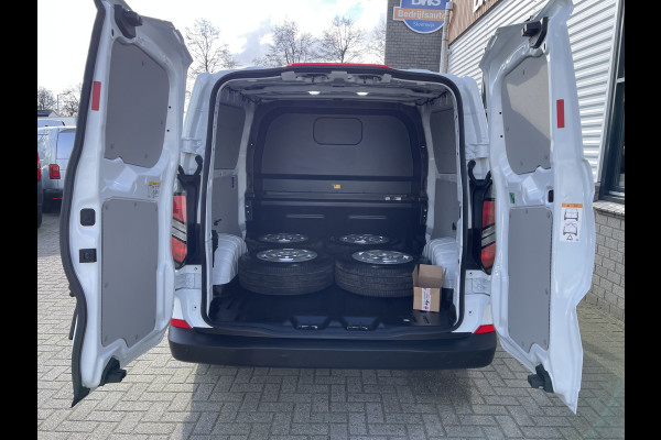 Ford Transit Custom 340 2.0 TDCI 130pk L2H1 Sport originele DC 5 persoons / rijlklaar € 42.950 ex btw / lease vanaf € 769 / 18 inch velgen 4 seizoenen banden / nieuwe bus BPM vrij !