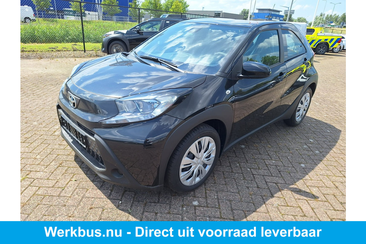 Toyota Aygo X 1.0 VVT-i MT play Ook beschikbaar in Zwart Metallic (Night Sky Metallic)