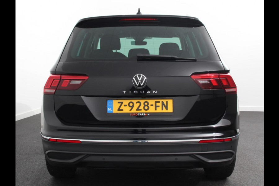 Volkswagen Tiguan 1.5 TSI 150pk DSG Move | Navigatie | Apple Carplay/Android Auto | Parkeersensoren | Camera | Adaptive Cruise Control | Elektrisch inklapbare trekhaak | Stuur- en stoelverwarming