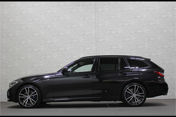 BMW 3 Serie Touring 330e 292PK xDrive M-Sport Pro | 360 Camera | ACC | Panorama | Laser-LED | Leder | M-Sportremmen | Head-Up | Keyless-Entry | Sfeerverlichting | 4-Zone Clima | Stuurverwarming | Dodehoek | Rij-Assistent Prof. | Carplay | Draadloos Laden | Getint Glas |