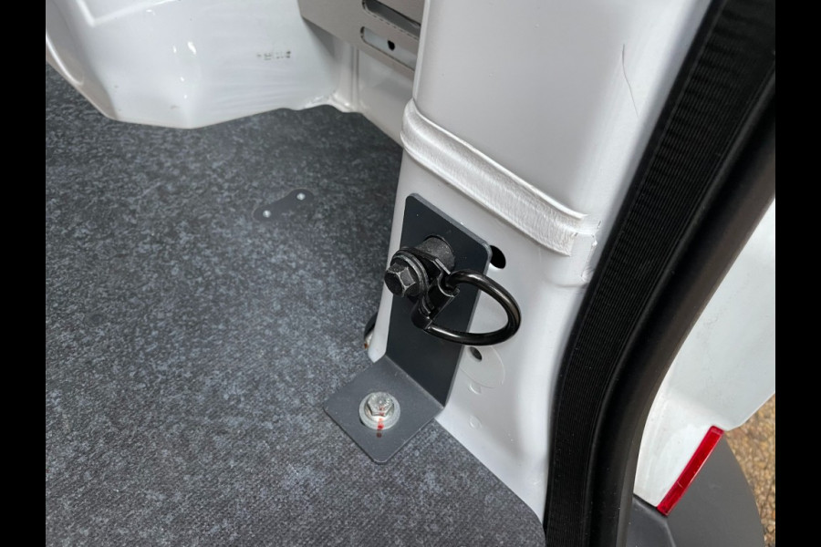 Ford Transit Custom 2.0 tdci 136 pk L2 Trend/Led/18inch/white black bpm vrij