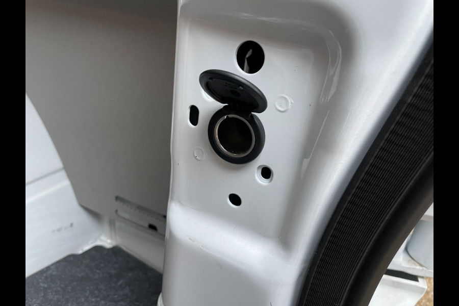 Ford Transit Custom 2.0 tdci 136 pk L2 Trend/Led/18inch/white black bpm vrij
