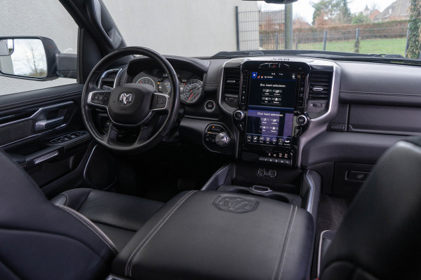 Dodge Ram 1500 5.7 V8 4x4 Crew Cab Laramie Sport / Virtual Cockpit/ Actieve Stoelventilatie/ Trekhaak/ 296kW (402PK)