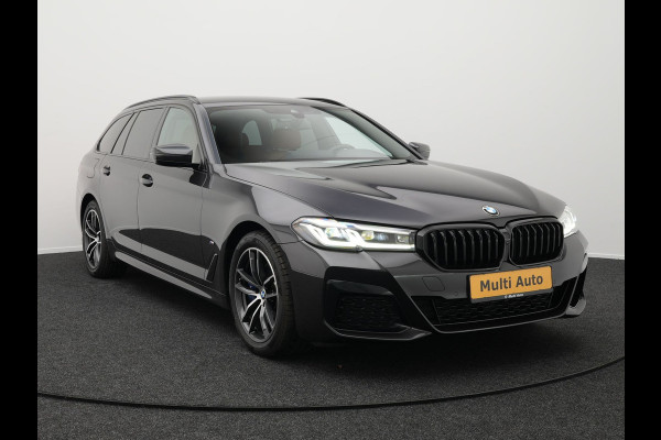 BMW 5 Serie Touring 530e xDrive M-Sport Plug In Hybrid | PHEV | Carplay | Sfeerverlichting | 360 Camera | Electrische Sportstoelen Verwarmd |  Stoelverwarming | Spraakbediening |