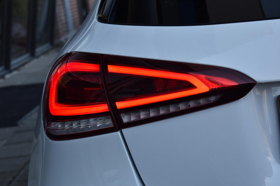 Mercedes-Benz A-Klasse 220 Premium Plus Pano Amg Sfeerverlichting