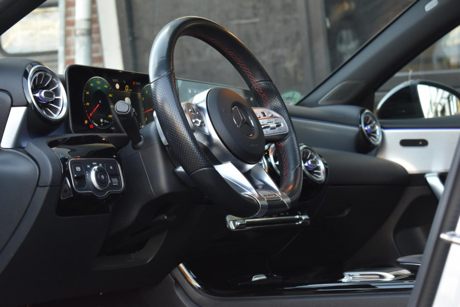 Mercedes-Benz A-Klasse 220 Premium Plus Pano Amg Sfeerverlichting