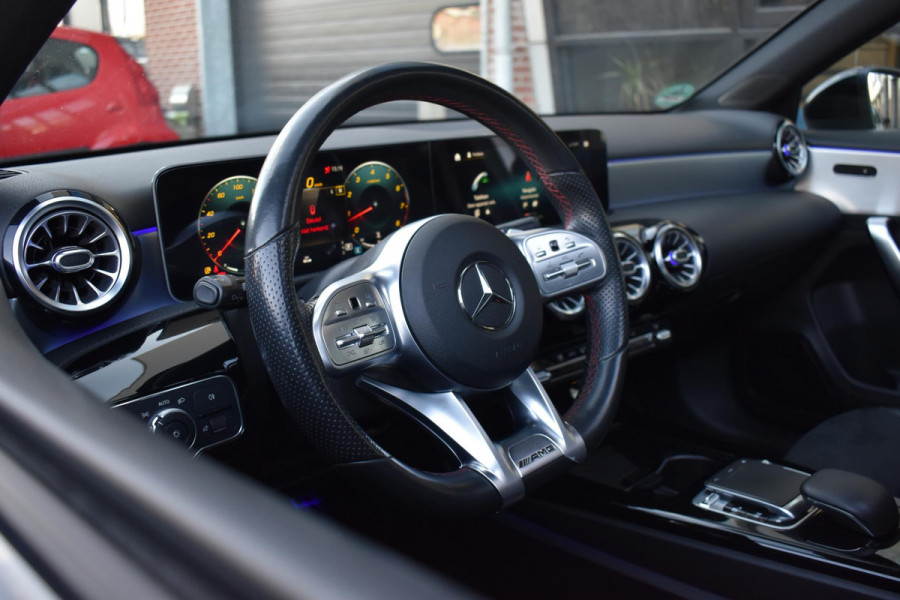 Mercedes-Benz A-Klasse 220 Premium Plus Pano Amg Sfeerverlichting