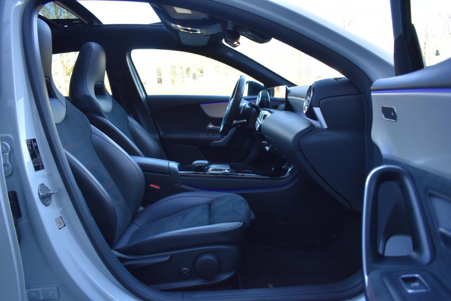 Mercedes-Benz A-Klasse 220 Premium Plus Pano Amg Sfeerverlichting