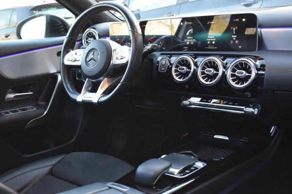 Mercedes-Benz A-Klasse 220 Premium Plus Pano Amg Sfeerverlichting