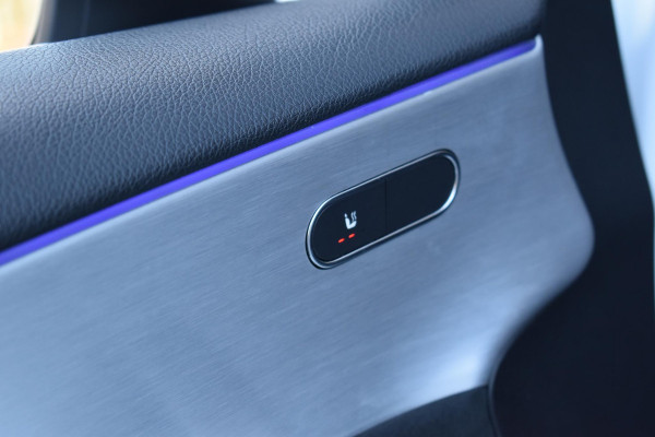 Mercedes-Benz A-Klasse 220 Premium Plus Pano Amg Sfeerverlichting
