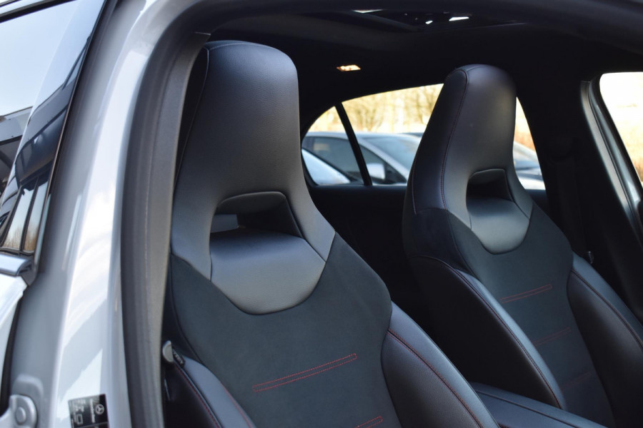Mercedes-Benz A-Klasse 220 Premium Plus Pano Amg Sfeerverlichting
