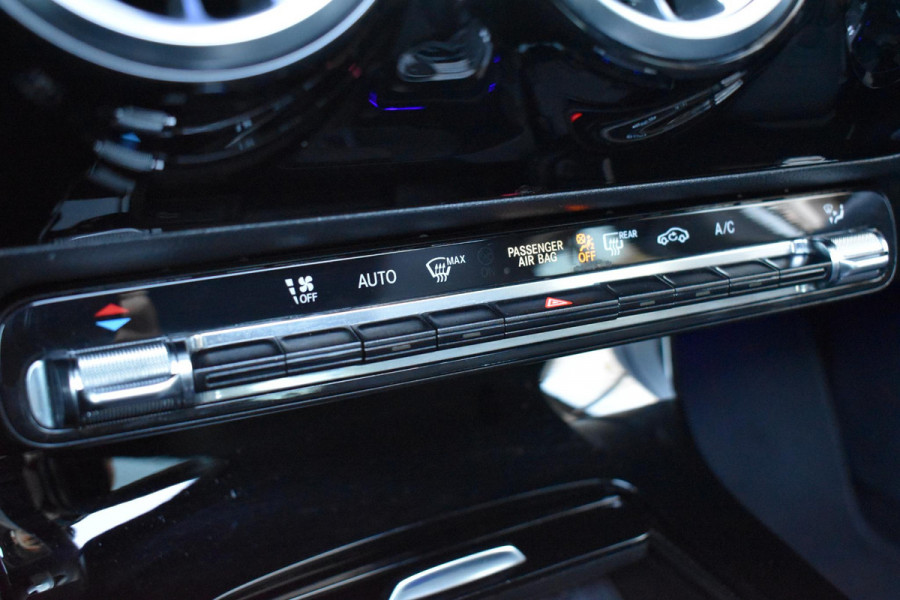 Mercedes-Benz A-Klasse 220 Premium Plus Pano Amg Sfeerverlichting