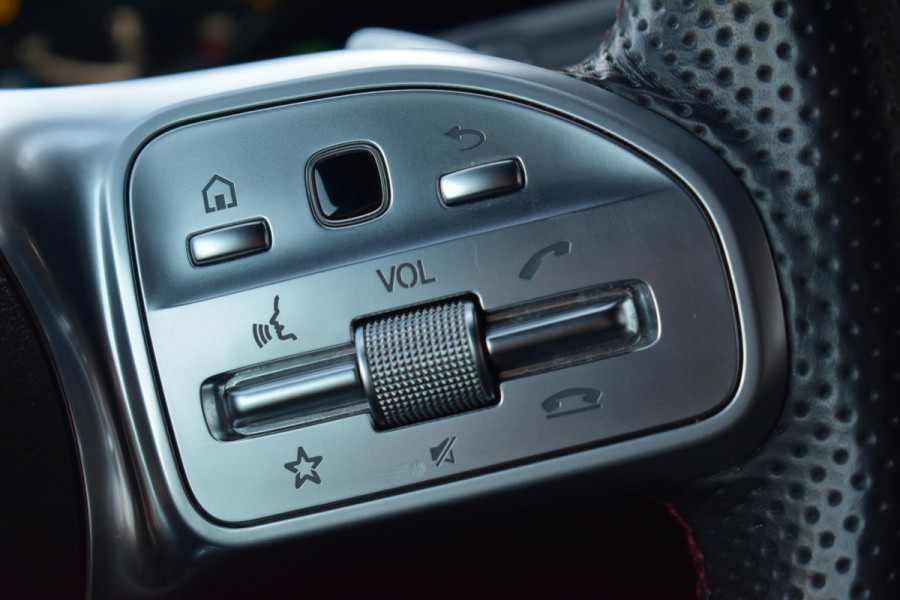 Mercedes-Benz A-Klasse 220 Premium Plus Pano Amg Sfeerverlichting