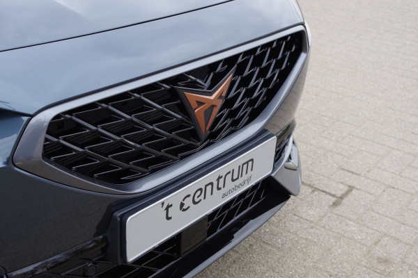 CUPRA Formentor 1.4 e-Hybrid 245 PK VZ Copper Edition, Kuipstoelen, Camera, Adap. Cruise Control, Carplay,