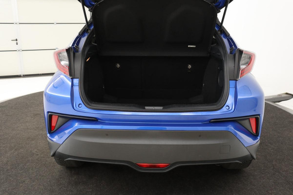 Toyota C-HR 1.8 Hybrid Style | Stoel & stuurverwarming | Adaptive cruise | Camera | Full LED | Park Assist | Navigatie | Climate control