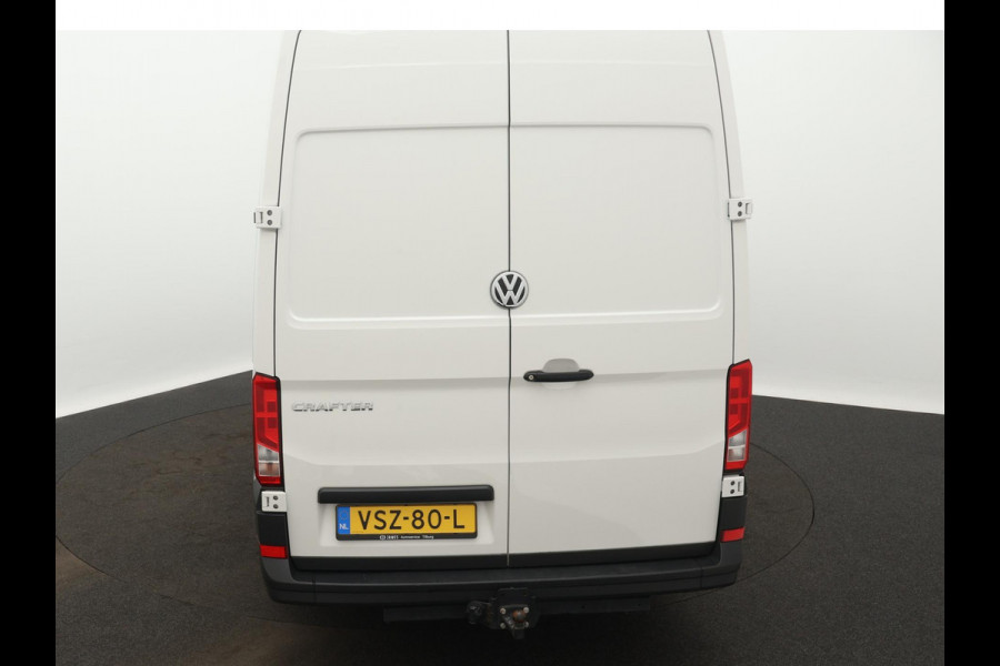 Volkswagen Crafter 30 2.0 TDI L3H3 TREKHAAK NAVI