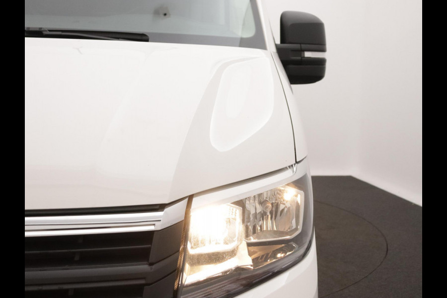 Volkswagen Crafter 30 2.0 TDI L3H3 TREKHAAK NAVI