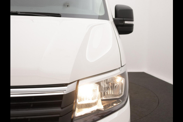 Volkswagen Crafter 30 2.0 TDI L3H3 TREKHAAK NAVI