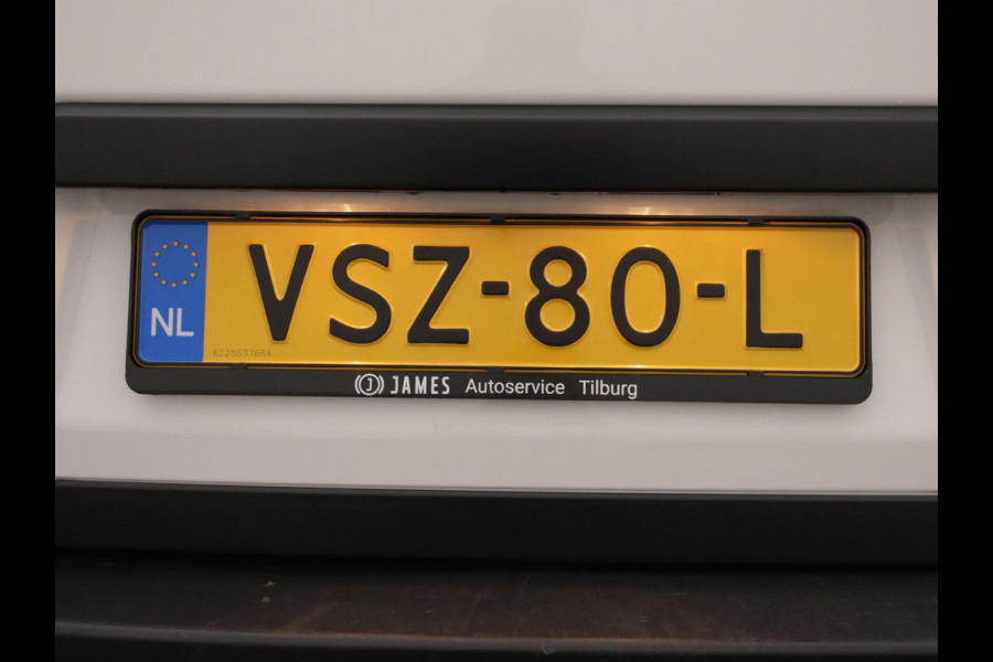 Volkswagen Crafter 30 2.0 TDI L3H3 TREKHAAK NAVI