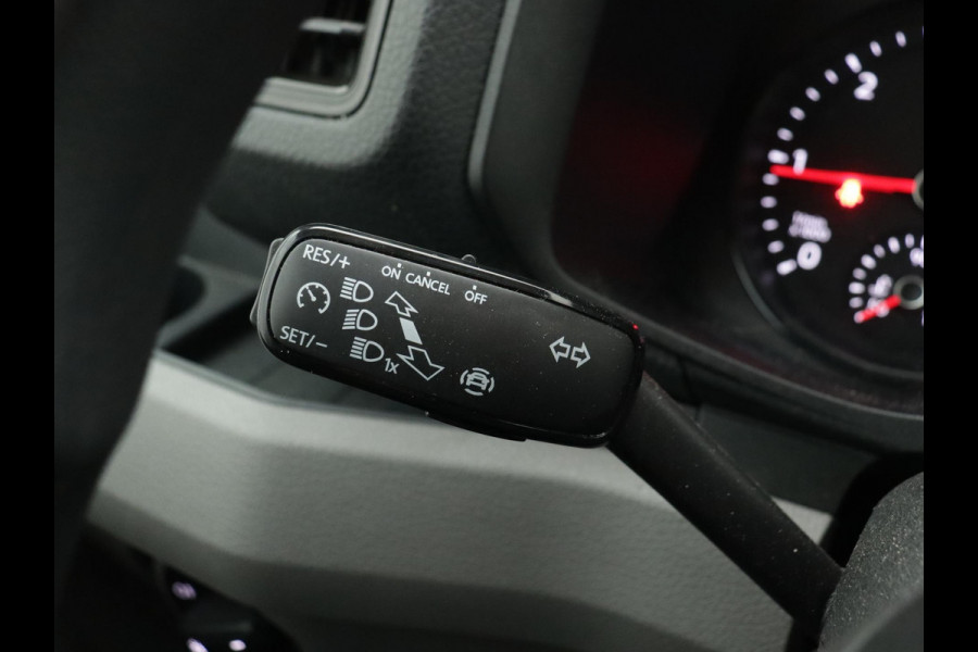 Volkswagen Crafter 30 2.0 TDI L3H3 TREKHAAK NAVI