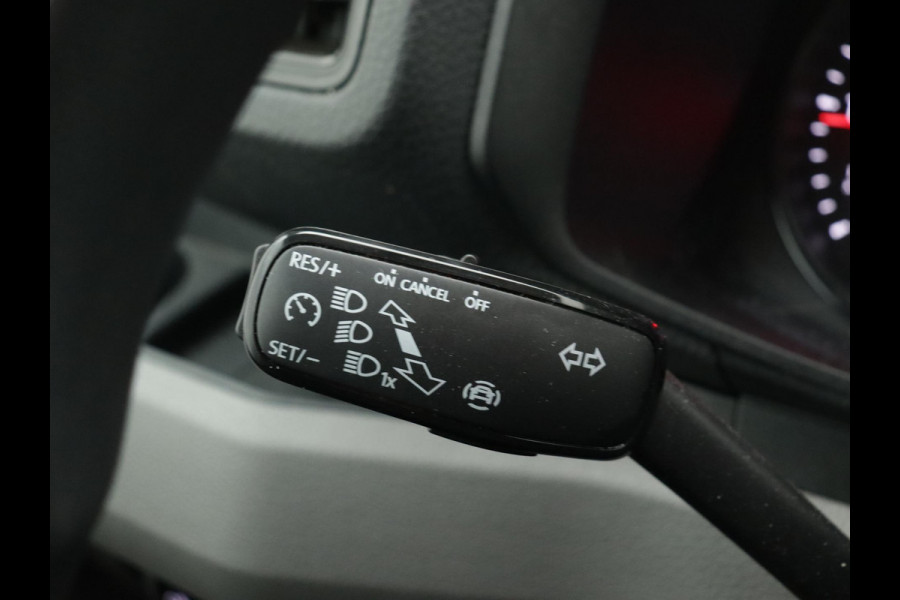 Volkswagen Crafter 30 2.0 TDI L3H3 TREKHAAK NAVI