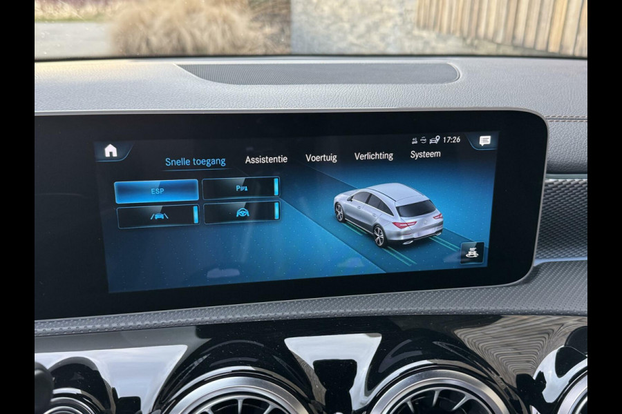 Mercedes-Benz CLA-Klasse Shooting Brake 200 Automaat | Panoramadak | Leer/stof bekleding | Stoelverwarming | Trekhaak elektrisch uitklapbaar| Getint glas