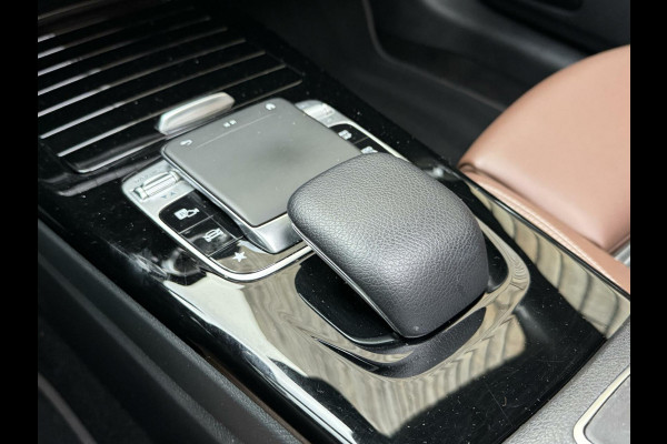 Mercedes-Benz CLA-Klasse Shooting Brake 200 Automaat | Panoramadak | Leer/stof bekleding | Stoelverwarming | Trekhaak elektrisch uitklapbaar| Getint glas