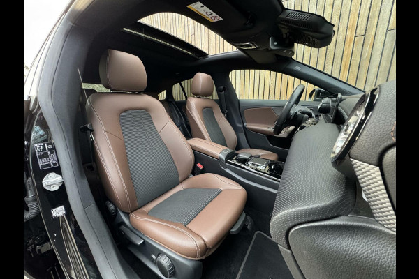 Mercedes-Benz CLA-Klasse Shooting Brake 200 Automaat | Panoramadak | Leer/stof bekleding | Stoelverwarming | Trekhaak elektrisch uitklapbaar| Getint glas